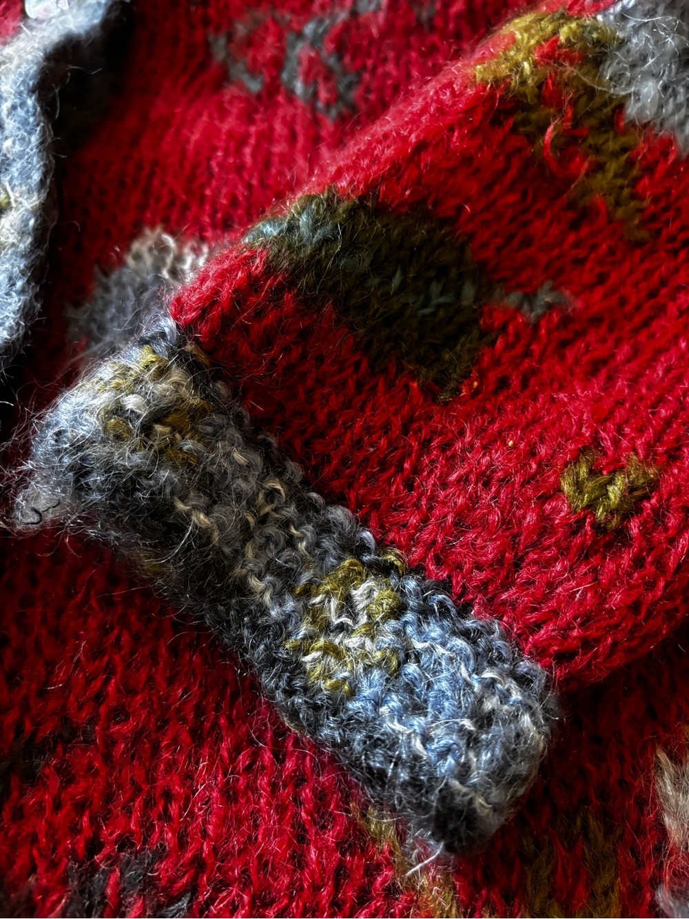Icelandic Design Red Floral Cardigan Sweater with black lining size medium - Picture 6 of 9